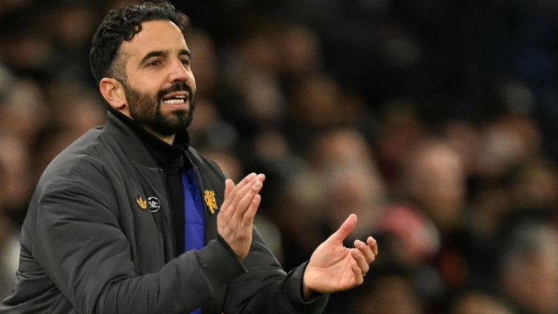 Ruben Amorim Belum Sadar, Manchester United SUDAH PUNYA Pengganti Benjamin Sesko!